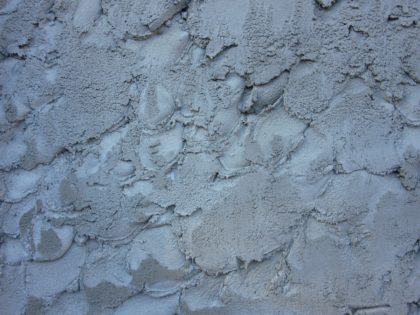 Graute mistura água, areia, cimento e pedras pequenas, além de aditivos