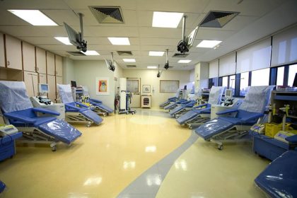 Piso laminado colorido é comum em ambiente hospitalar