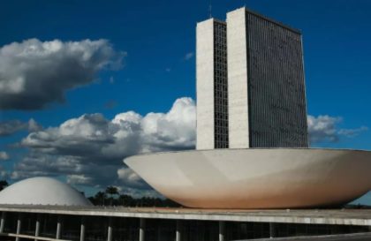 Congresso nacional: ícone da arquitetura moderna com cobertura de concreto